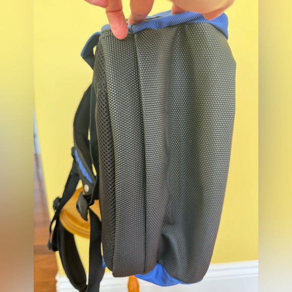 Swiss Gear laptop backpack - Picture 3 of 4